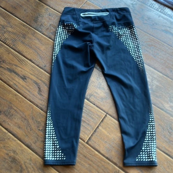 Athleta Capris - Size Small - Picture 2 of 12